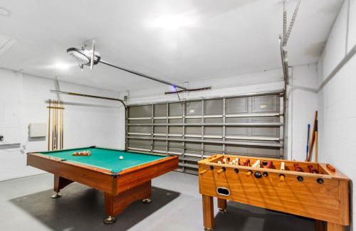 Lake Davenport Estates House | Mario Manor Heated Pool King Bed Game Room Near Disney