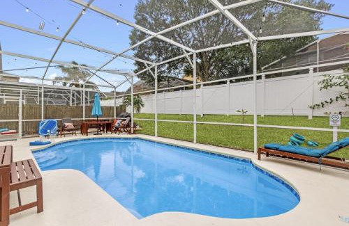 Lake Davenport Estates House | Mario Manor Heated Pool King Bed Game Room Near Disney
