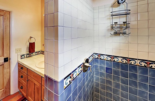 Taos House | Mariposa Ranch Gem w/ Hot Tub & Panoramic Mountain Vistas