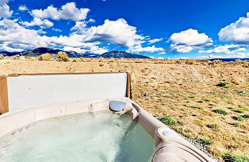 Taos House | Mariposa Ranch Gem w/ Hot Tub & Panoramic Mountain Vistas