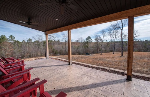 Jones Mills House | Mariposa's Place Day Use Retreat