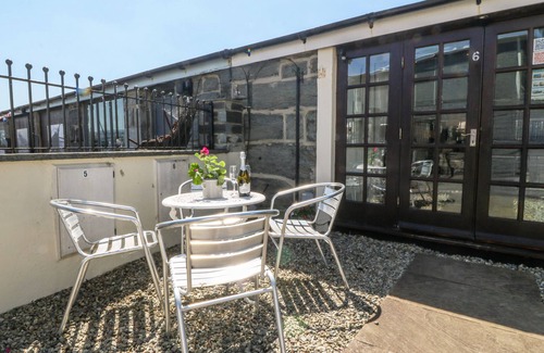 Porthmadog Cottage | Maritime Mews, 6 The Oakleys