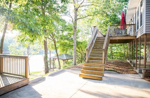 Northport House | Maritime Retreat on Lake Tuscaloosa