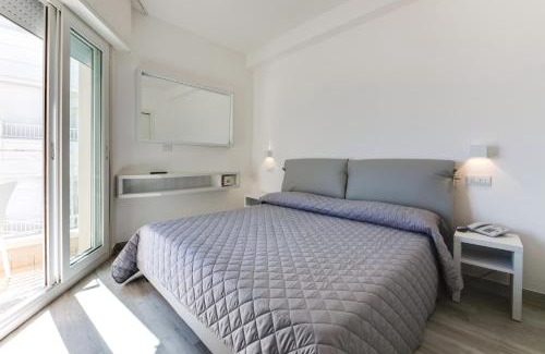 Alba Hotel | MARITTIMO Riccione - Hotel Clipper FRONTE MARE