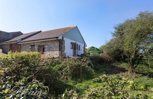 Wyke Regis Cottage | MARKHAM COTTAGE, family friendly, with a garden in Wyke Regis