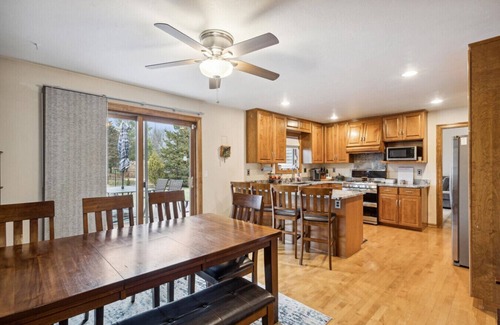 Hobart House | Marko Run - Draft Rental 4 Miles to Lambeau