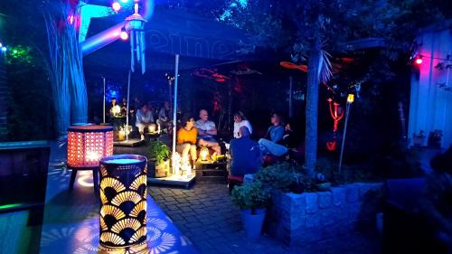 Oberhavel Bed & Breakfast | Marleen`s Bar und Zimmer