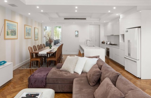 Elwood Apartment | Marlin - A prime location, near the beach