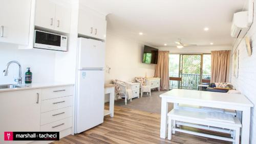 Bermagui House | Marlin Waters Unit 1 walk to beach and river Bermagui Linen Provided