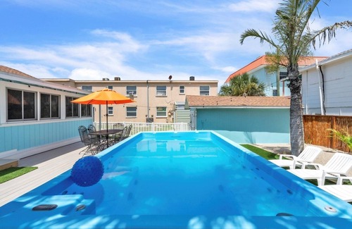 Bradenton Beach House | Marmalade Mermaid 3 Bedroom Home by RedAwning