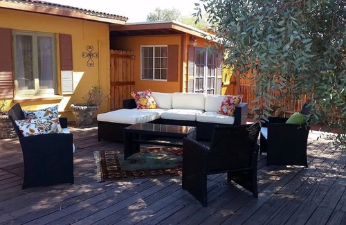 Twentynine Palms House | "Marmalade Skies" charming Desert Retreat, with AC, WiFi