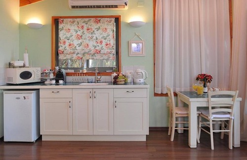 Kahal Cabin | Marom Romance