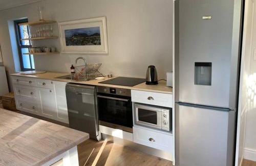Constantia Apartment | Maroon Belles
