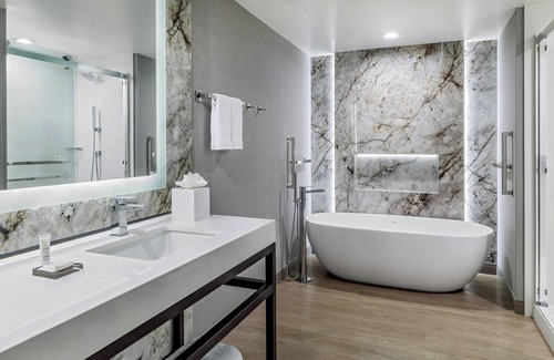 Aurora Hotel | Marriott Denver Airport at Gateway Park