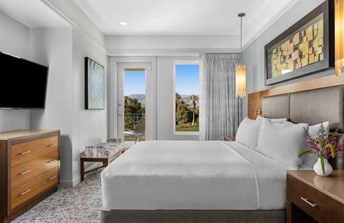 Palm Desert Resort | MARRIOTT DESERT SPRINGS VILLAS II- ONE BEDROOM + Kitchen + Living Room SLEEPS 4
