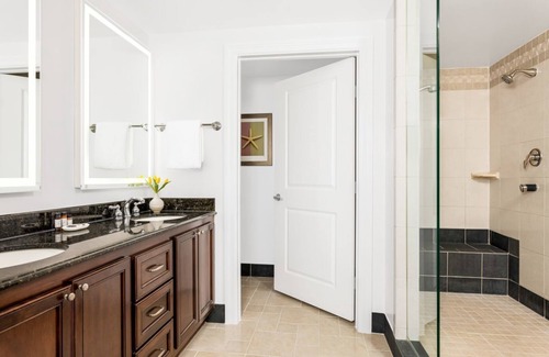 Folly Field Resort | Marriott's 2 Bedroom/2 BA Villa. For Check In 08/10/24, Check Out 08/18/24.