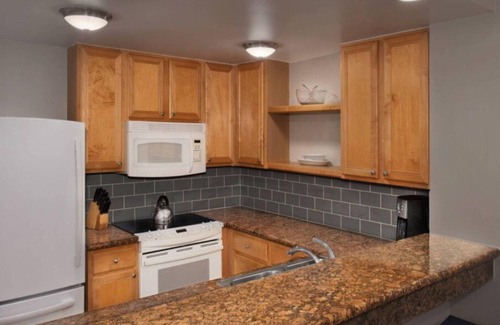 Sea Pines Resort | Marriott's Monarch at Sea Pines 2 Bedroom Garden View
