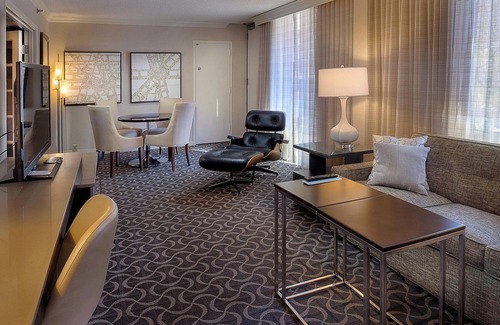 Airport Township Hotel | Marriott St. Louis Airport