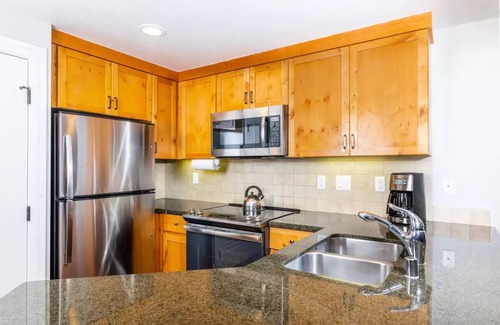 South Lake Tahoe Resort | Marriott Timber Lodge, Full Kitchen, Access to Resort Amenities