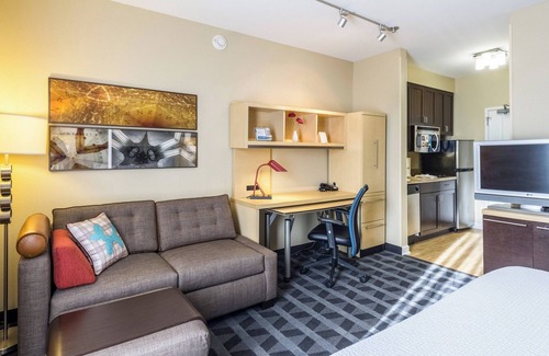Murlin Heights Hotel | Marriott TownePlace Suites Dayton North
