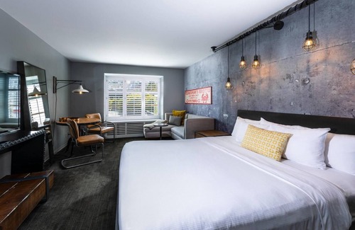Fisherman's Wharf Resort | Marriott Vacation Pulse San Francisco Studio Sleeps 4!