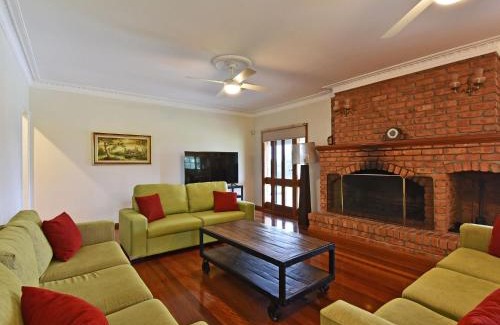Pokolbin House | Marrowbone Mountain Views
