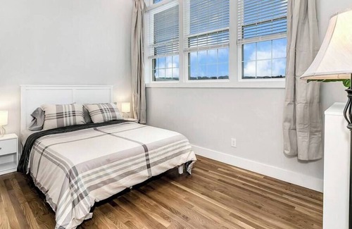 Mars Hill Apartment | Mars Hill U/Asheville Renovated School House Condo