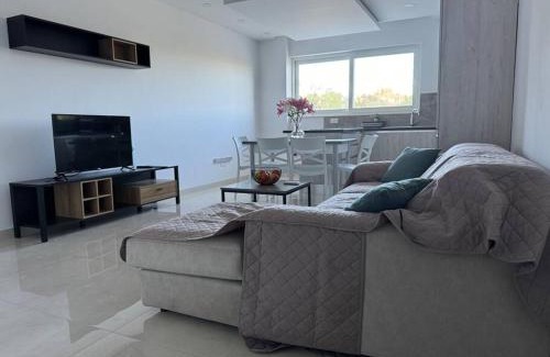 Marsaxlokk Apartment | Marsaxlokk Modern Apartment, Large Backyard
