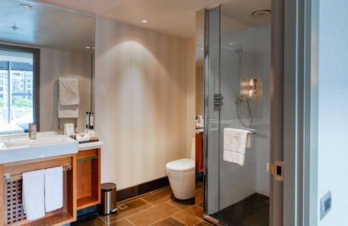 Auckland Central Business District Hotel | Marsden Viaduct Hotel