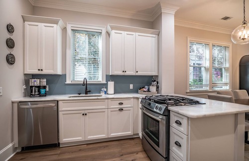 Beaufort House | Marsh Cottage - Centrally Located to Amenities in Habersham