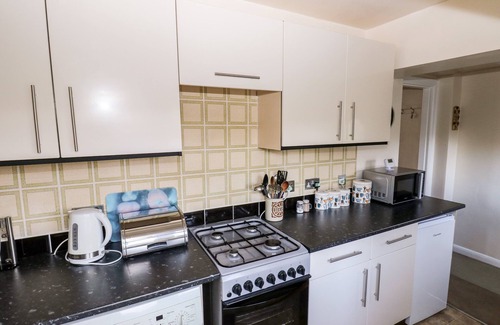 Oxenhope Cottage | MARSH COTTAGE, character holiday cottage, with a garden in Oxenhope