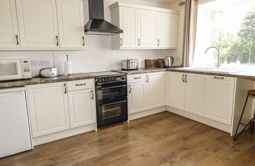 South Molton Cottage | MARSH COTTAGE, pet friendly, with a garden in North Molton
