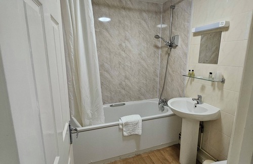 Wootton Bassett Hotel | Marsh Farm Hotel