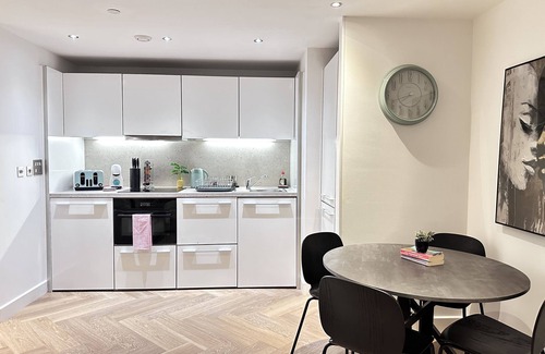 Bristol Floating Harbour Apartment | Marsh House by Sephton