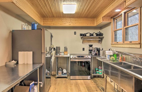 Marshall House | Marshall Home w/Mountain View, 5 Mi to Downtown!