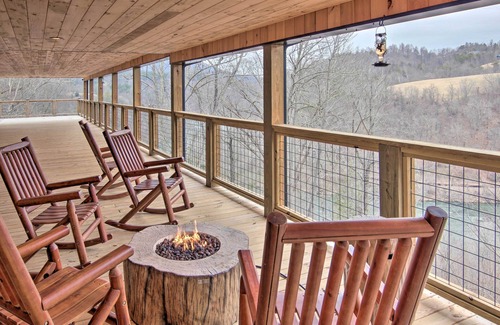 Marshall House | Marshall Home w/Mountain View, 5 Mi to Downtown!