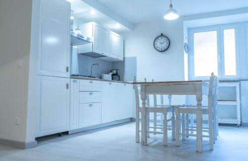 San Felice del Benaco House | Martalagattahome
