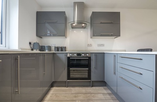 Pembroke Dock House | Martello View - 3 Bedroom - Llanreath
