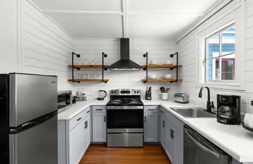 Dandridge House | Martha's GuestHouse - Historic Downtown Dandridge! Ripleys Attraction Discounts