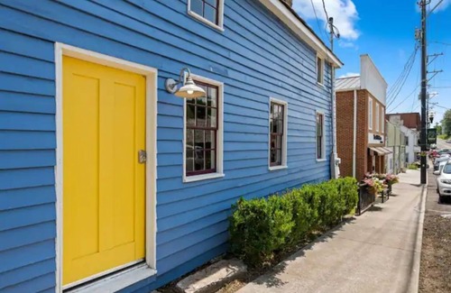 Dandridge House | Martha's GuestHouse - Historic Downtown Dandridge! Ripleys Attraction Discounts