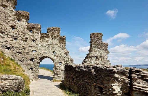Treknow House | Martha's Harbour - sleeps 6 - near Tintagel