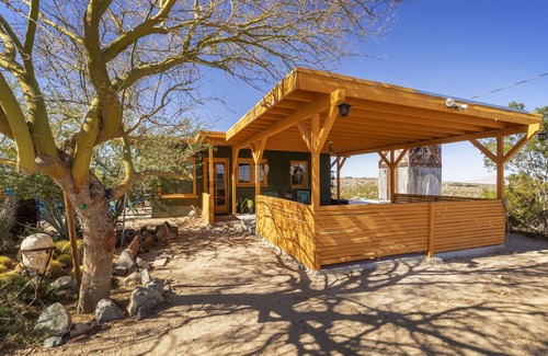 Joshua Tree House | Martian Rose - Out Of This World Stargazing Cabin 2 Bedroom Home by RedAwning