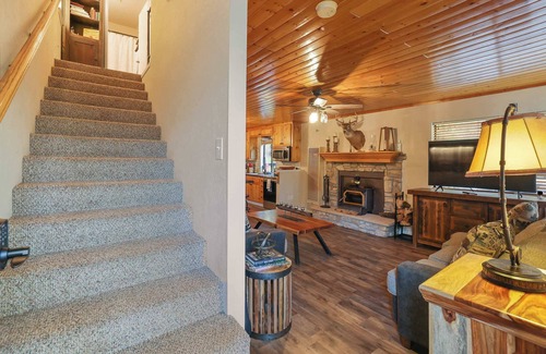 Springville Cabin | Martin Cabin @Pierpoint By SNP Trail of Giants