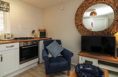 Watermouth Cottage | MARTIN COTTAGE, pet friendly, with a garden in Ilfracombe