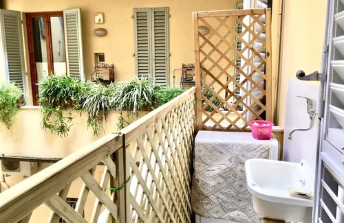 Sant' Ambrogio Apartment | Martiri del Popolo Apartment