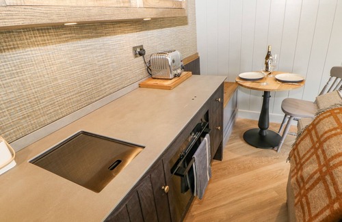 Appleby-in-Westmorland Cottage | MARTON COTTAGE, pet friendly, with a garden in Appleby-In-Westmorland