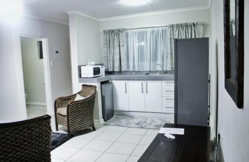 Hoedspruit House | Maruleng Guest House