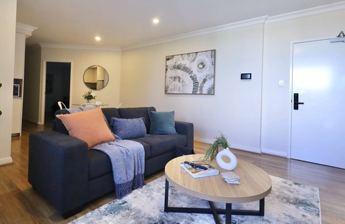 Midland Apartment | Marvellous in Midland - sleeps 4 -family
