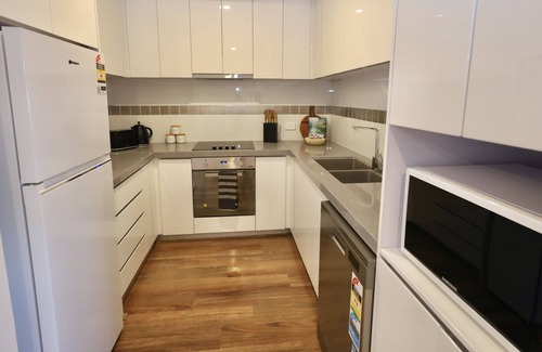 Midland Apartment | Marvellous in Midland - sleeps 4 -family