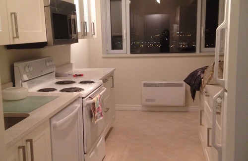 Hull Condo | Marvellous Waterfront Two Bedroom Condo facing Parliament Hill and Ottawa River